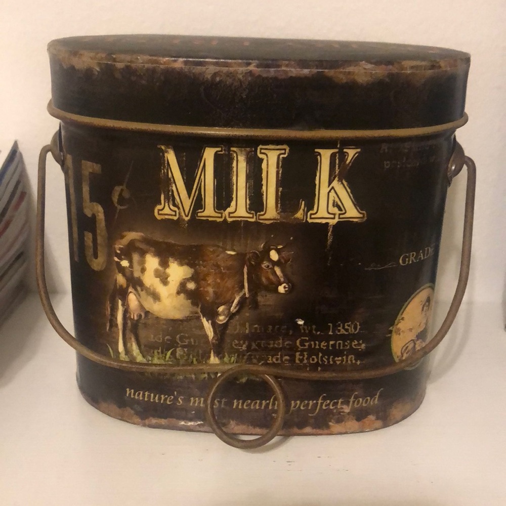 Farmhouse Milk & Cow Tin Container with Lid